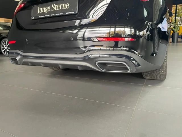 Mercedes-Benz C 300 4MATIC AMG Line Sedan
