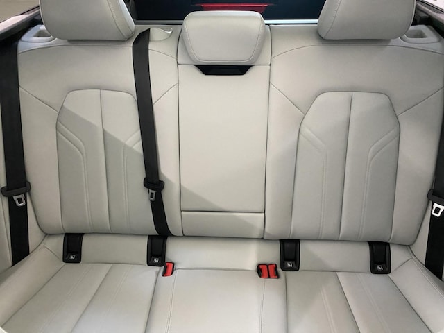 Audi A6 Avant Quattro S-Tronic