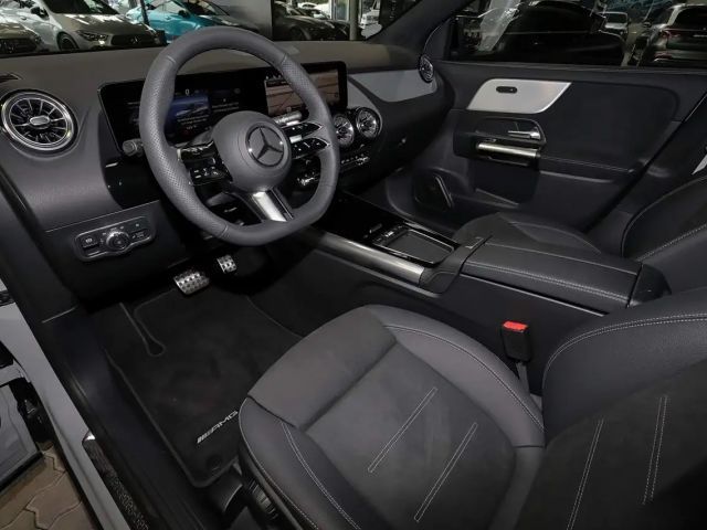 Mercedes-Benz GLA 200 AMG Line