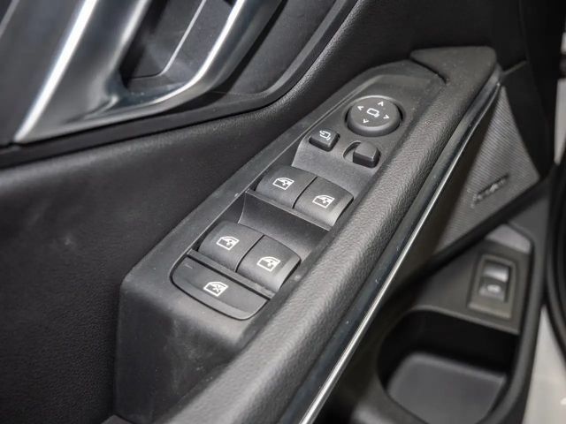 BMW 320 320i M-Sport Sedan