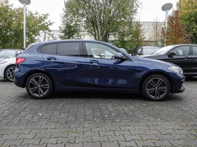 BMW 118 118i Sedan Sport Line