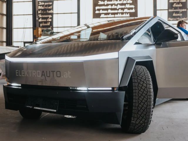 Tesla Cybertruck Cybertruck "foundation series" EU Zulassung