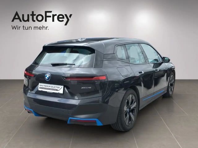 BMW iX xDrive40