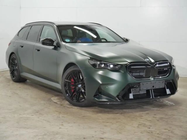 BMW M5 FROZEN DEEP GREEN - UNIEK - 40 GRAM CO2