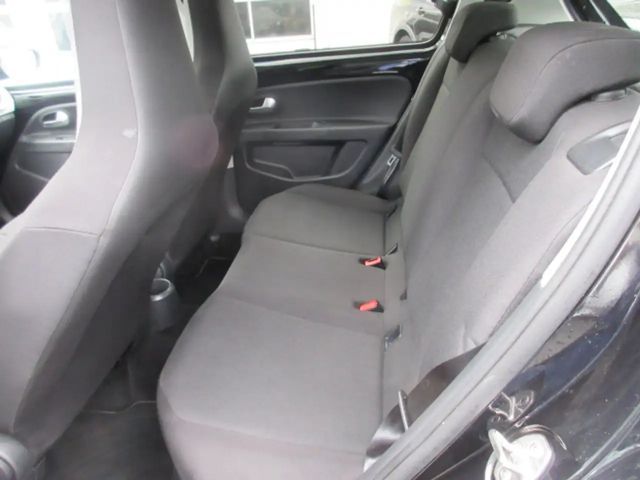 Volkswagen up! Style