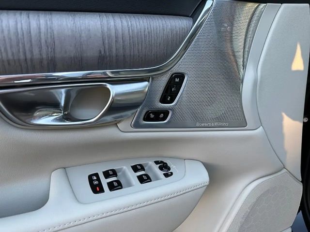 Volvo S90 AWD Dark T8 Ultimate