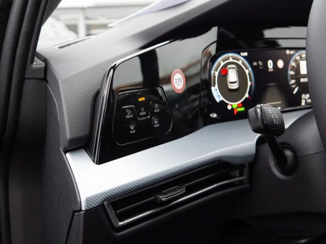 Volkswagen Golf 1.5 eTSI Golf VIII