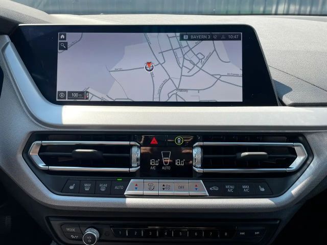 BMW 116 116i 5-deurs Sedan