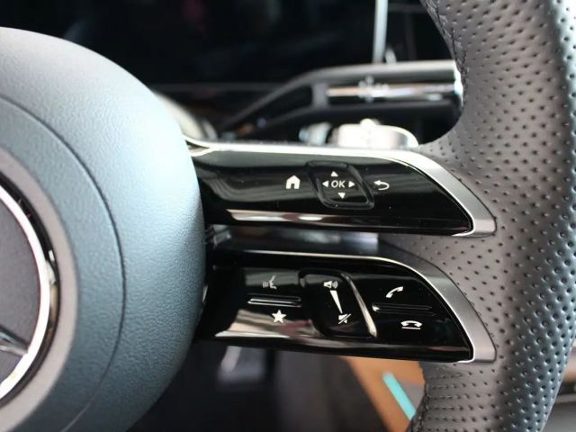 Mercedes-Benz E 200 AMG Line Sedan