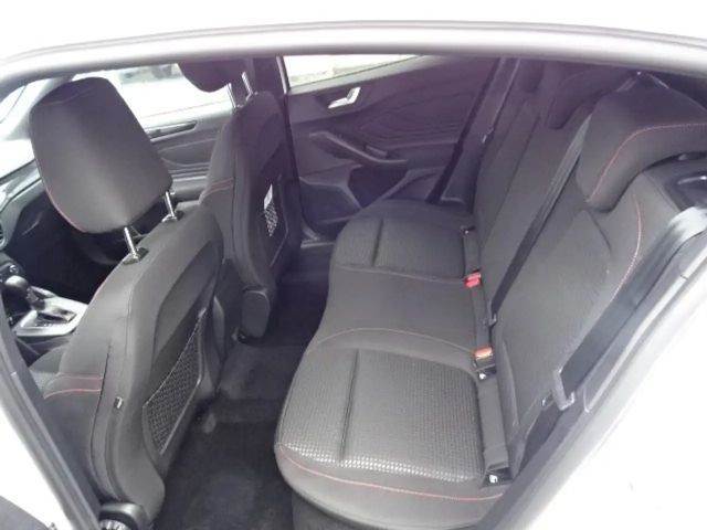 Ford Focus EcoBoost ST Line