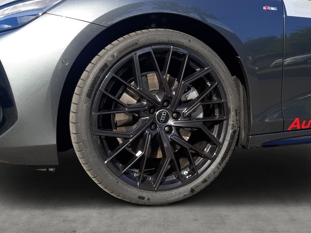 Audi A6 Avant Quattro S-Tronic