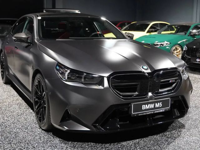 BMW M5 Sedan