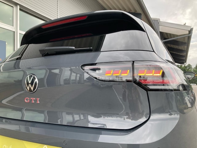 Volkswagen Golf 2.0 TSI DSG Golf VIII