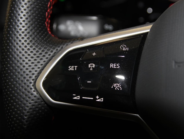 Volkswagen Golf 2.0 TSI