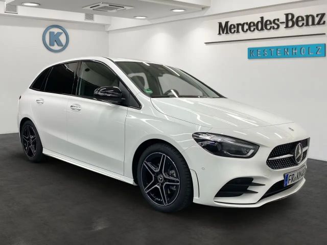 Mercedes-Benz B 200 AMG Line Sedan