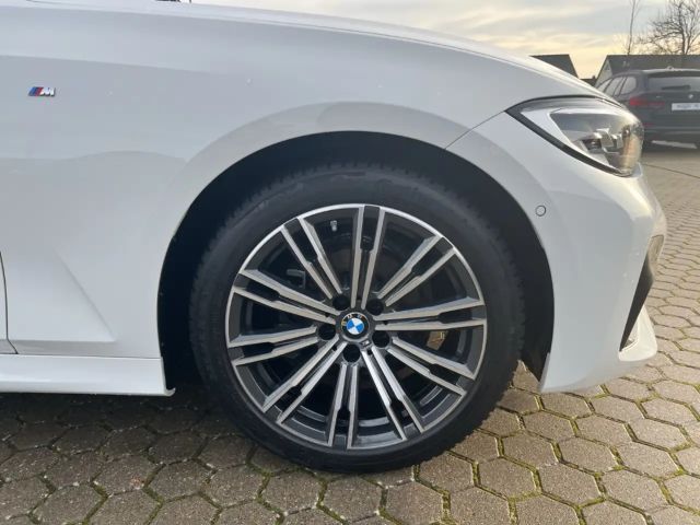 BMW 318 318i M-Sport Sedan