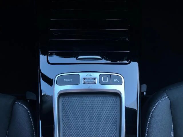 Mercedes-Benz A 200 A 200 d AMG Line