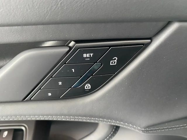 Porsche Taycan 4S Cross Turismo