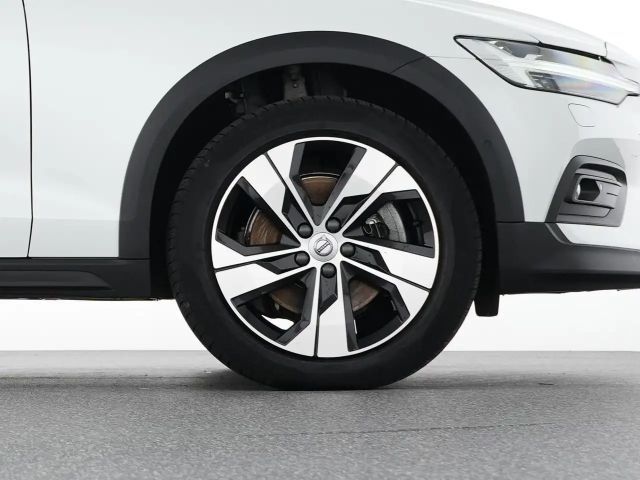 Volvo V60 Cross Country AWD Plus