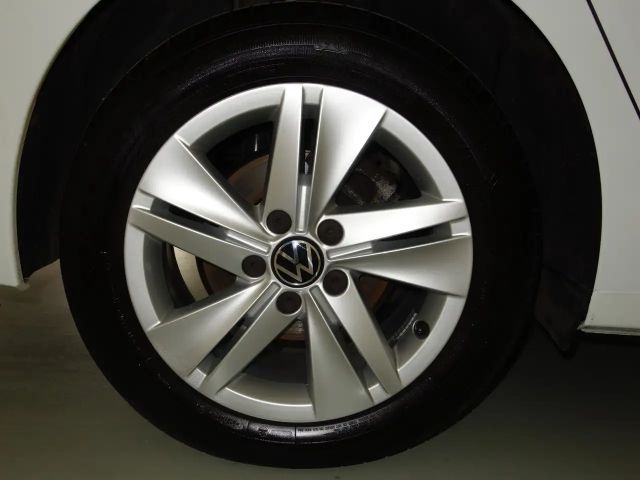 Volkswagen Golf Life Variant