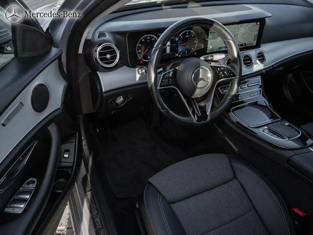 Mercedes-Benz E 220 AVANTGARDE E 220 d Estate
