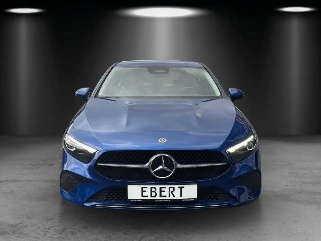 Mercedes-Benz A 180 A 180 d Progressive