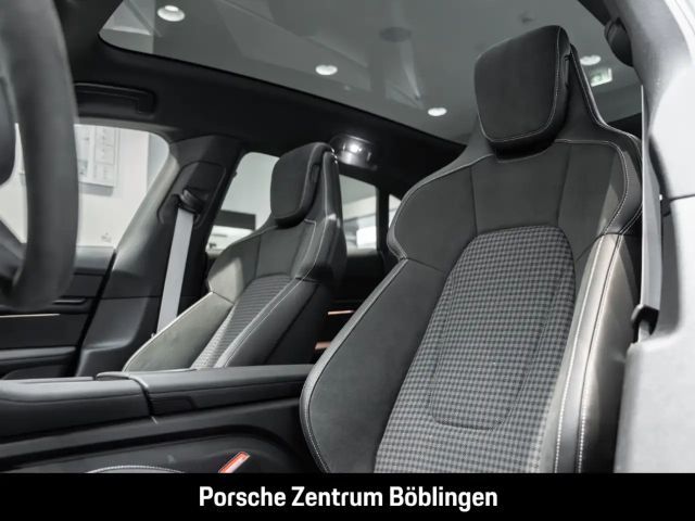 Porsche Taycan 4 Cross Turismo