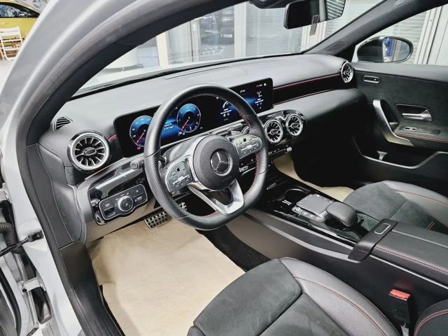 Mercedes-Benz A 200 AMG Line