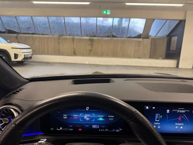 Mercedes-Benz CLA 200 AMG Line Coupé