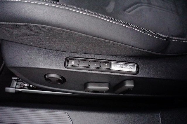 Volkswagen Golf 1.5 eTSI DSG Variant