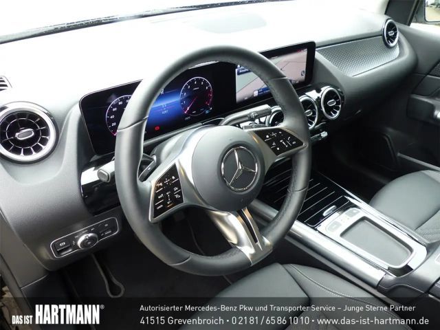 Mercedes-Benz B 200 Progressive Sedan