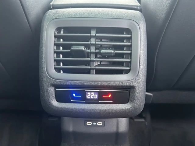 Volkswagen T-Roc 1.5 eTSI DSG IQ.Drive Style