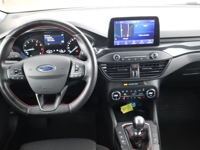 Ford Focus EcoBoost ST Line