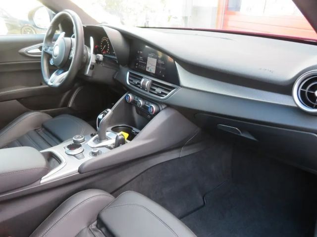 Alfa Romeo Giulia AT8 Q4 Veloce