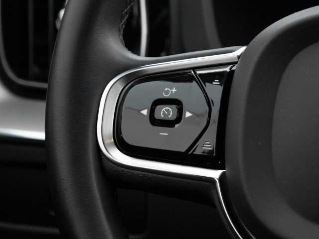 Volvo XC60 AWD Dark Plus