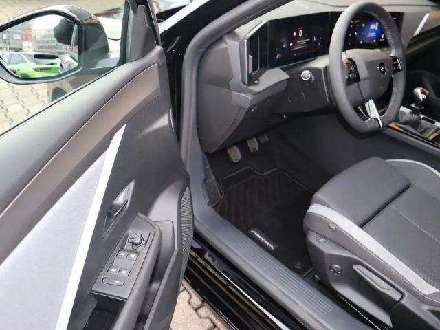 Opel Astra 1.2 Turbo Edition Sports Tourer