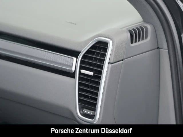 Porsche Cayenne Platinum Edition S