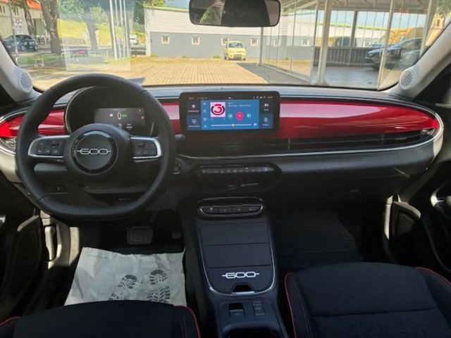 Fiat 600e Elektro (RED) 54 kWh