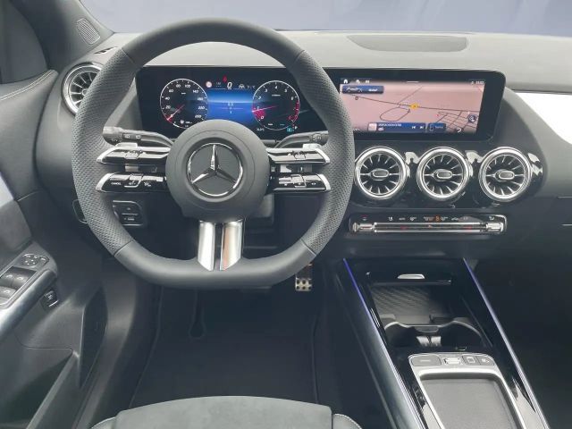 Mercedes-Benz GLA 180 AMG Line