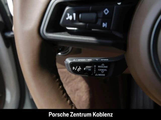 Porsche 992 4 Coupé Targa