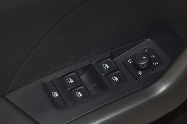 Volkswagen T-Cross TSI Navi Kamera ACC SHZ