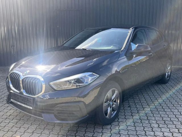 BMW 116 116i 5-deurs Sedan