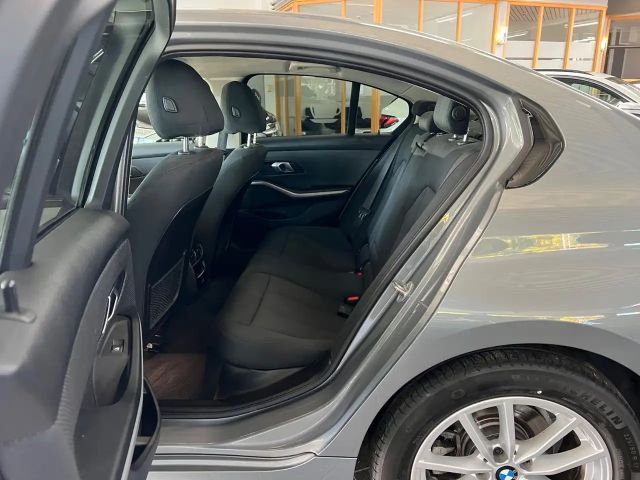 BMW 320 320d Sedan xDrive