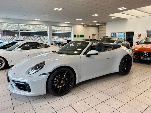 Porsche 992 Cabrio Carrera