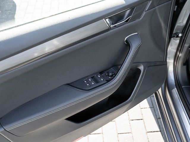 Skoda Superb 2.0 TDI Combi Style Style