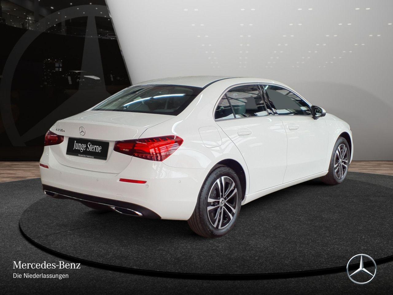 Mercedes-Benz A 250 A 250 e Progressive