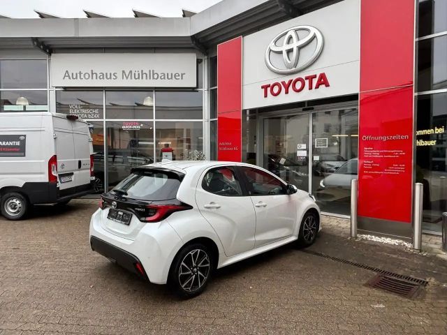 Toyota Yaris Hatchback Hybride Team D