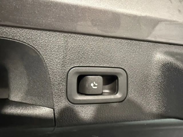 Mercedes-Benz CLA 220 /NAVI/LED/AHK/