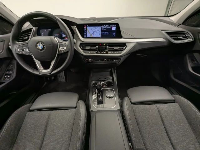 BMW 120 120i Sedan