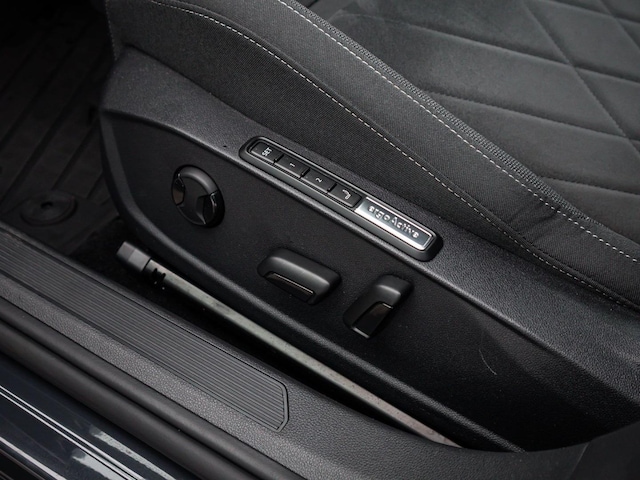 Volkswagen Golf 2.0 TDI Golf VIII Style